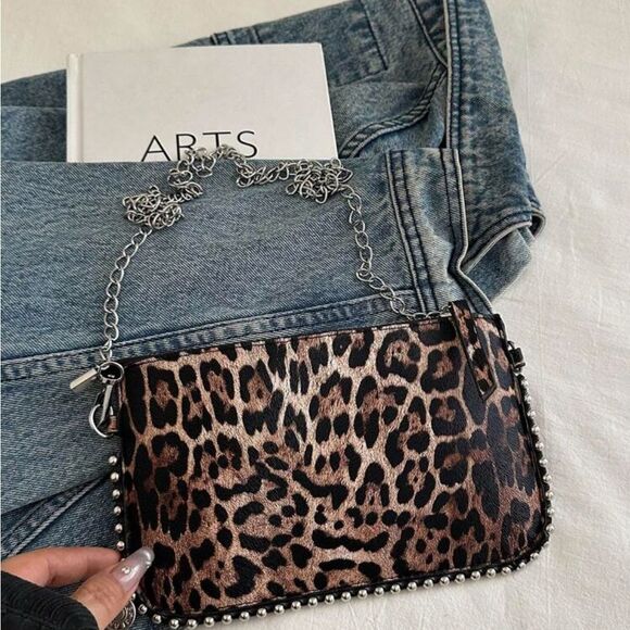 Leopard Print Chain Shoulder Bag - Picture 4 of 6
